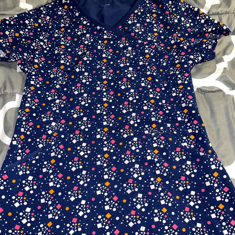 Cherokee Infinity Scrub Top